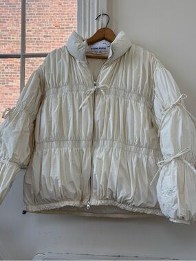 Sundae School Cream Ruched Tie-Detail Puffer Jacket